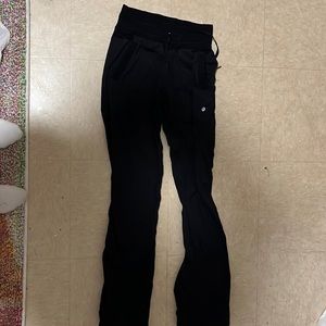 Lululemon size 2 studio dance pant in black.